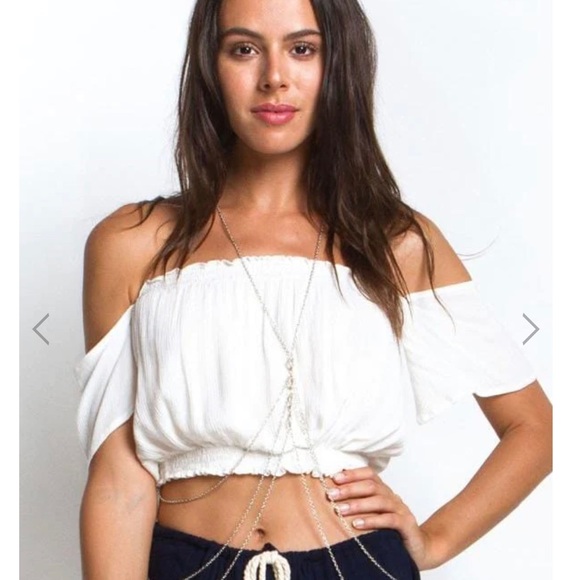 Lost in Paradise - 2 piece set - off shoulder top and flow shorts - Picture 4 of 8